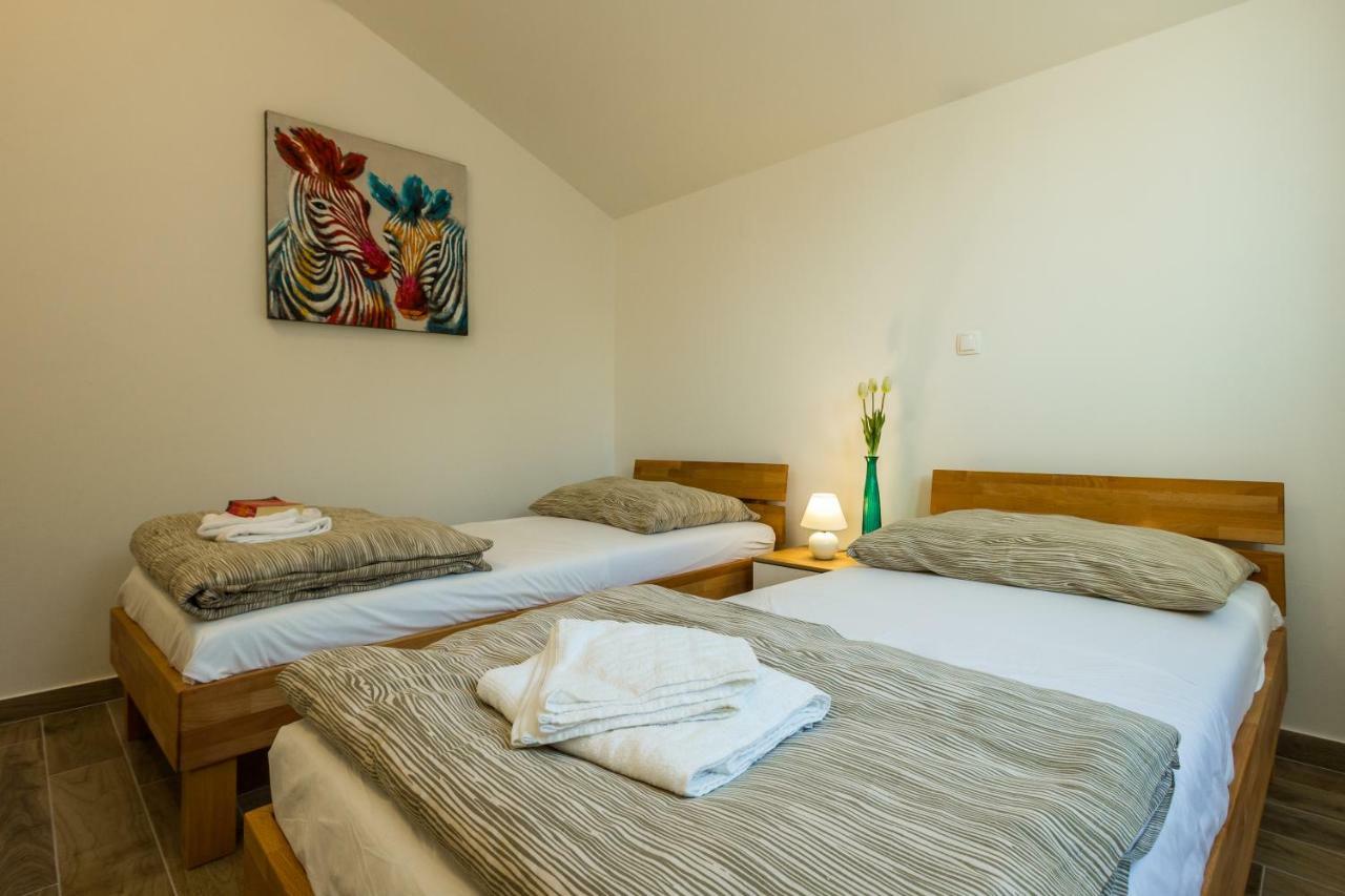 2Bfree Apartments Stinica Exterior foto