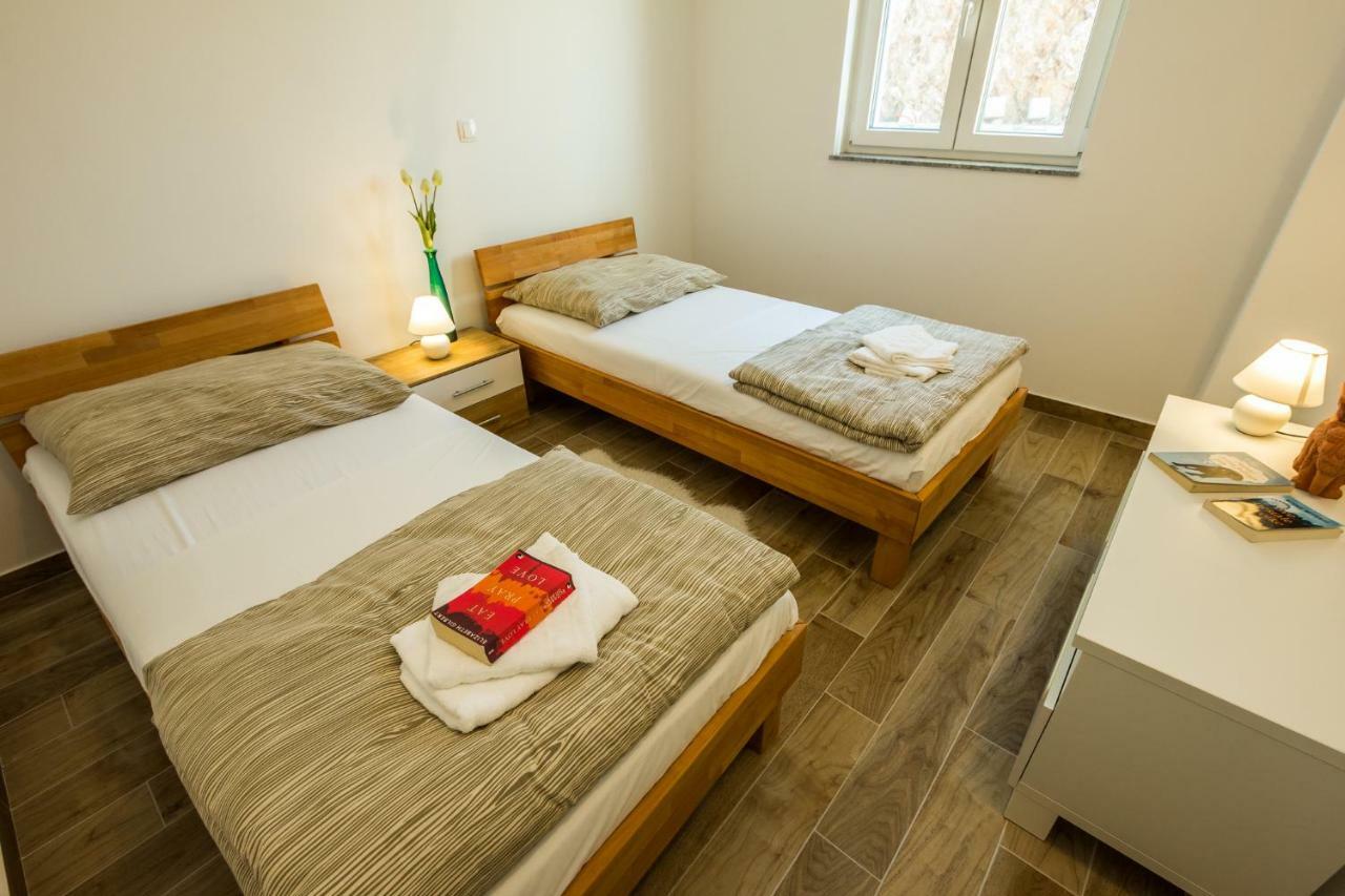 2Bfree Apartments Stinica Exterior foto